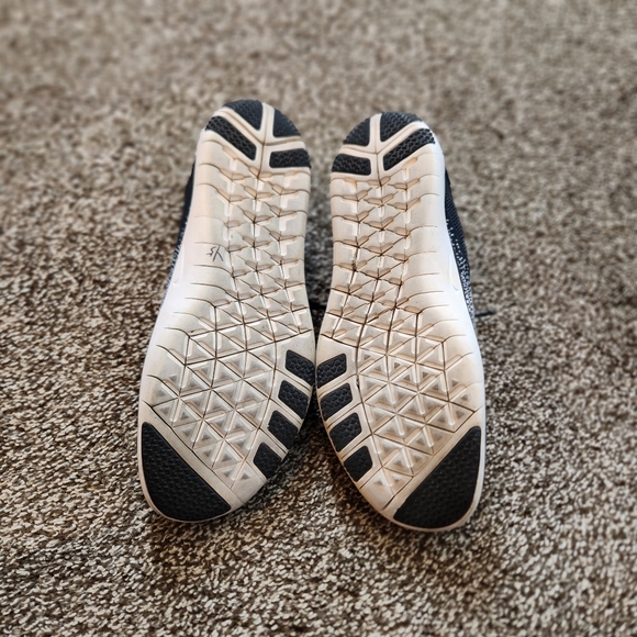 Nike Free Focus Flyknit 2 Womens Running Shoe Size 6 - Picture 5 of 7